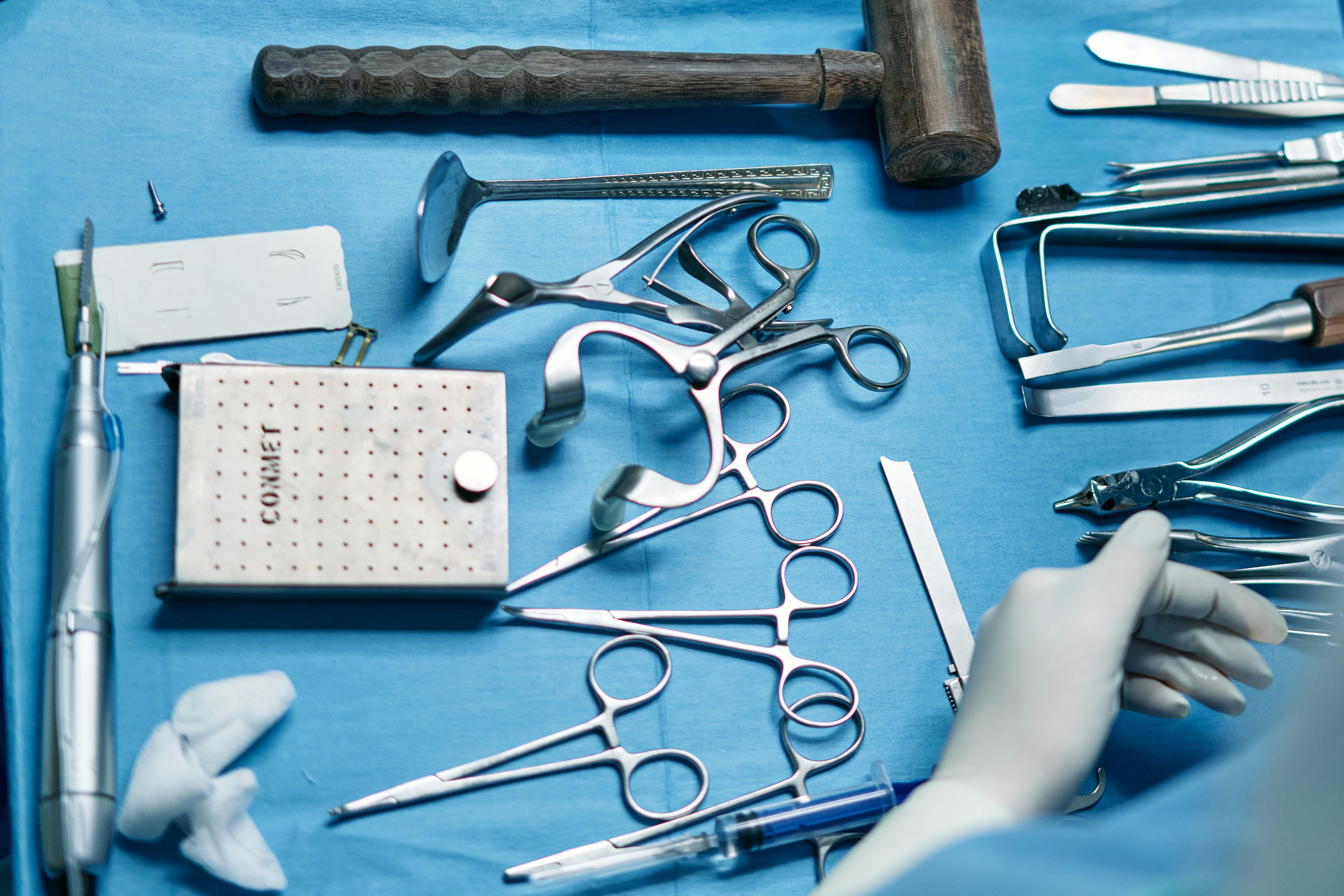 Bone Grafts and Dental Implants: Strategies to Enhance Success - Blog - Naxis