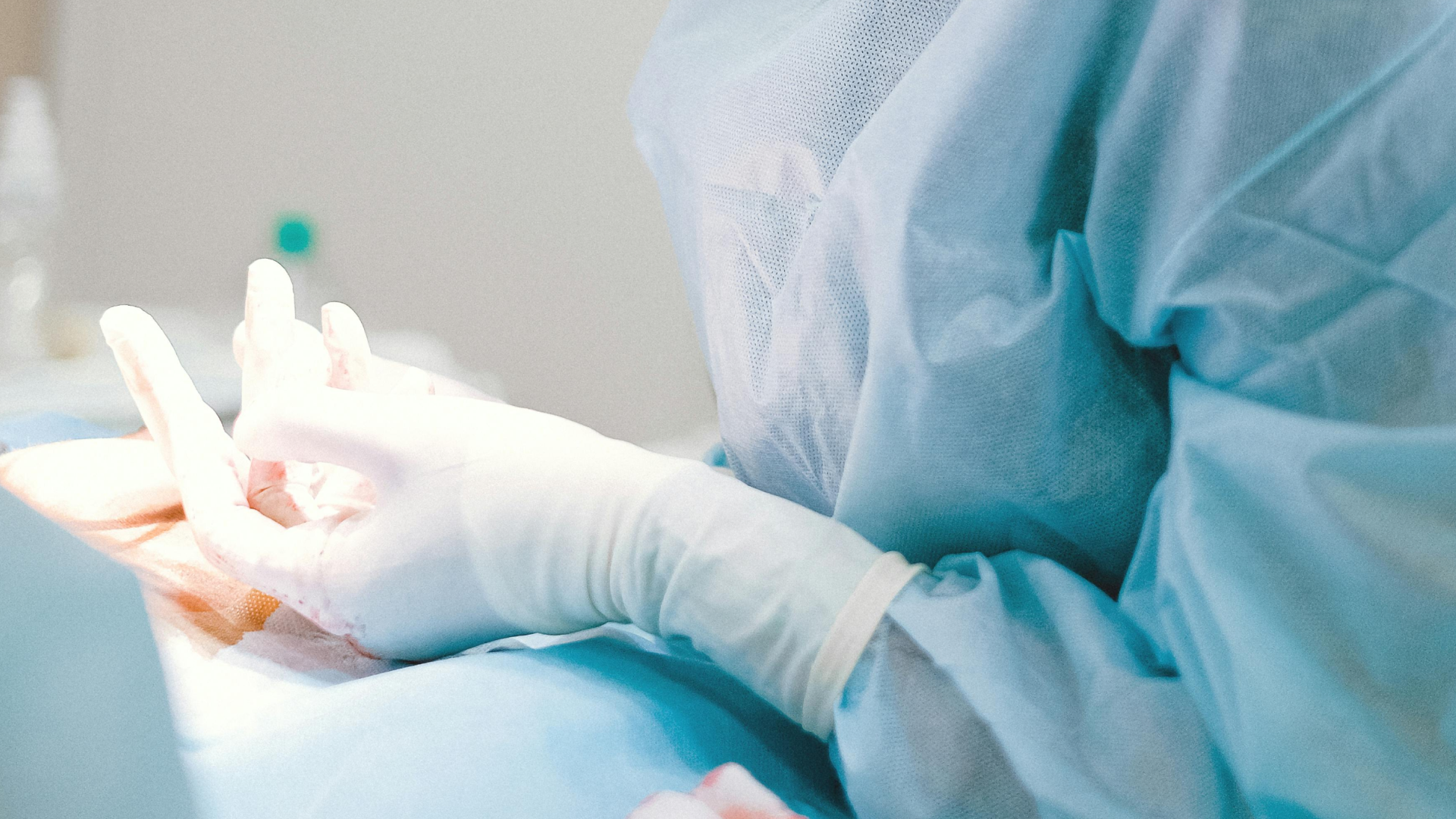 Regenerative Surgery and Dental Implants: Solutions for Bone Insufficiency - Blog - Naxis